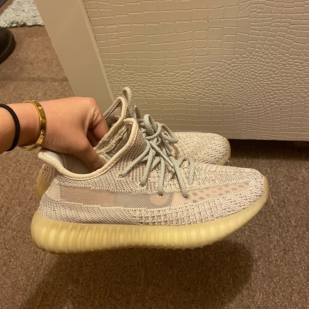 yeezy 350 v2 synth reflective